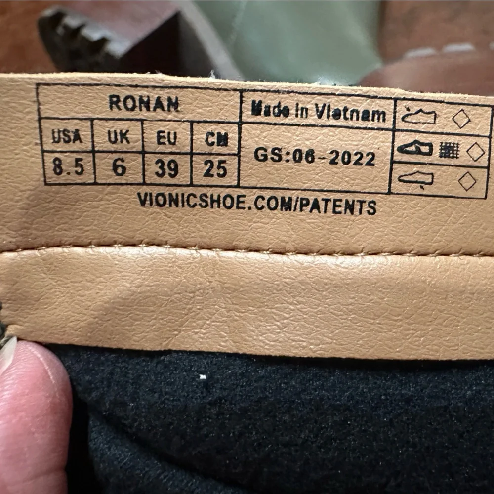 Vionic Ronan waterproof boot in Olive, sz 8.5, EUC - Picture 7 of 9